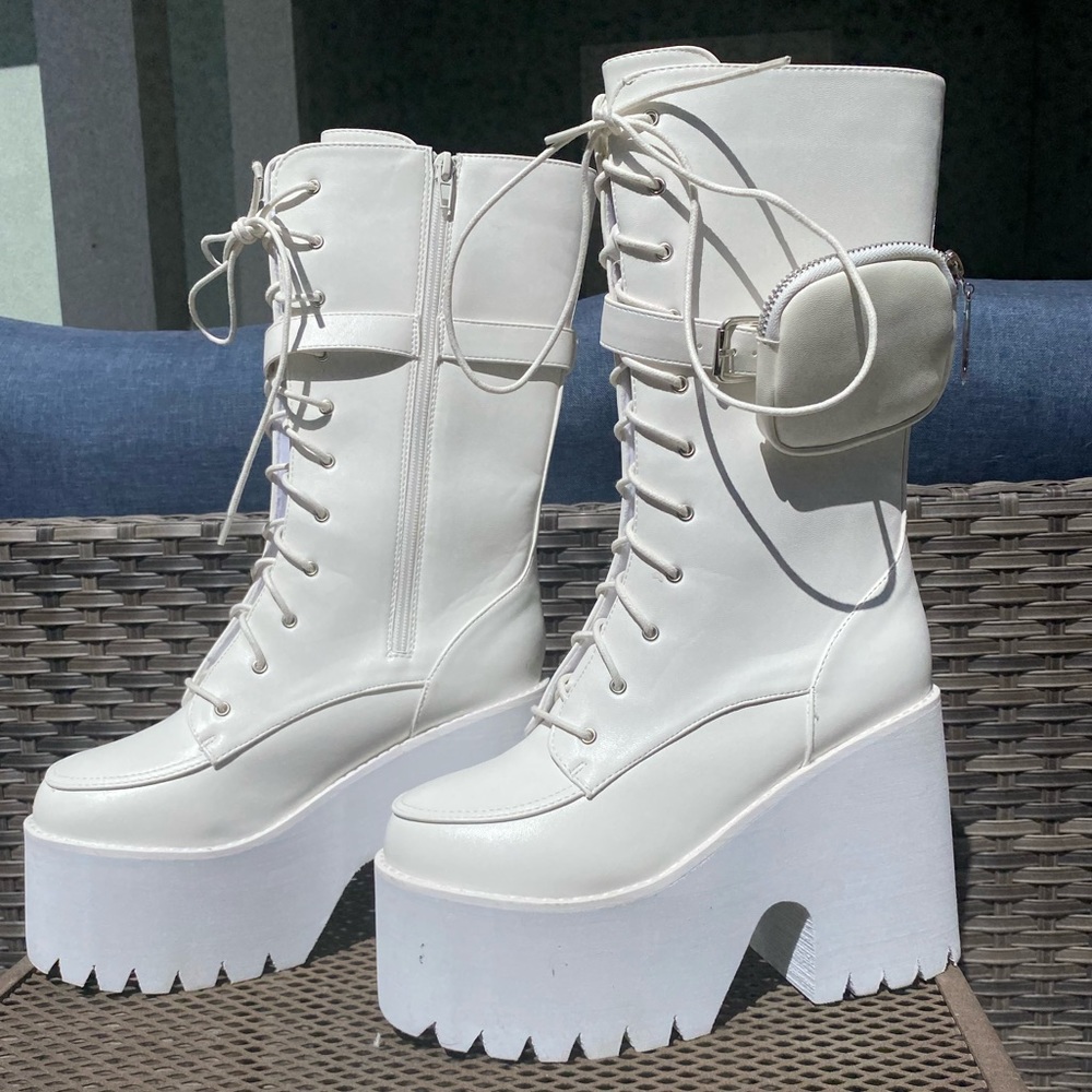 N.Y.L.A. White Platform Pocket Boots Size 9 Summer Light